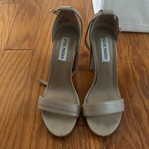 Steve Madden nude heels size 7